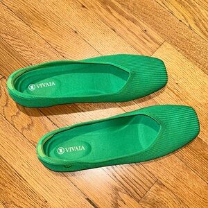 Vivaia Green Ribbed Ballet Flat